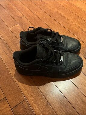 Nike Air Force 1 Black Size 5.5